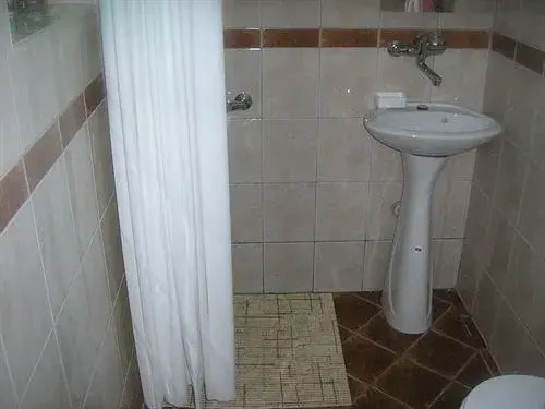 Ristos Guest House