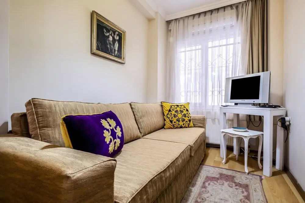 Studio Flat Near Public Transportation in Sisli