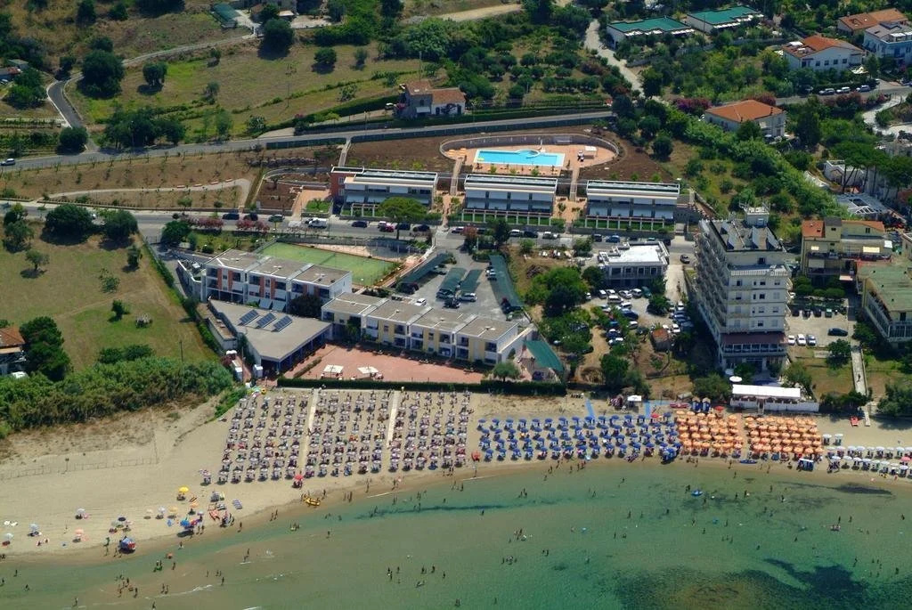 Ancora Resort
