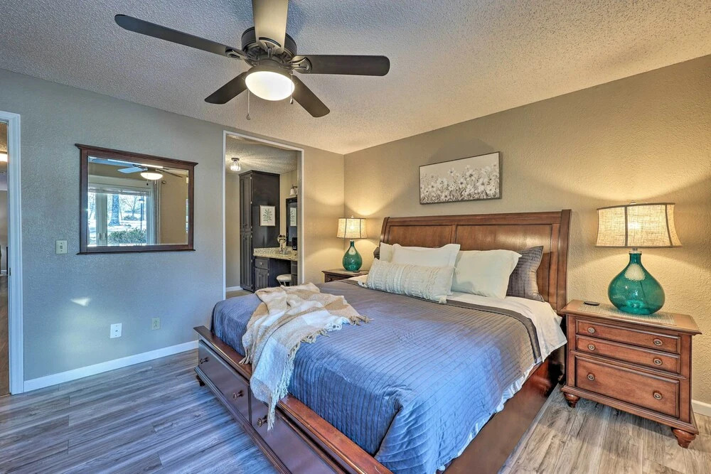 Bella Vista Home w/ Deck + Trails: On Golf Course!