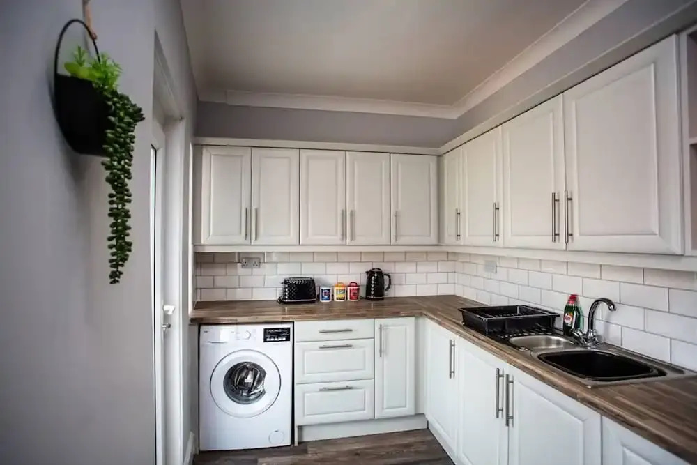 Large 3 Bed Apartment-sea Road
