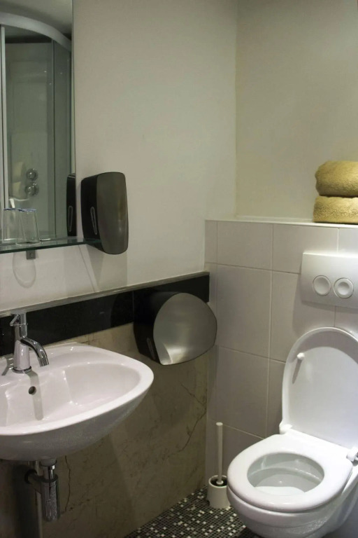 Floris Hotel