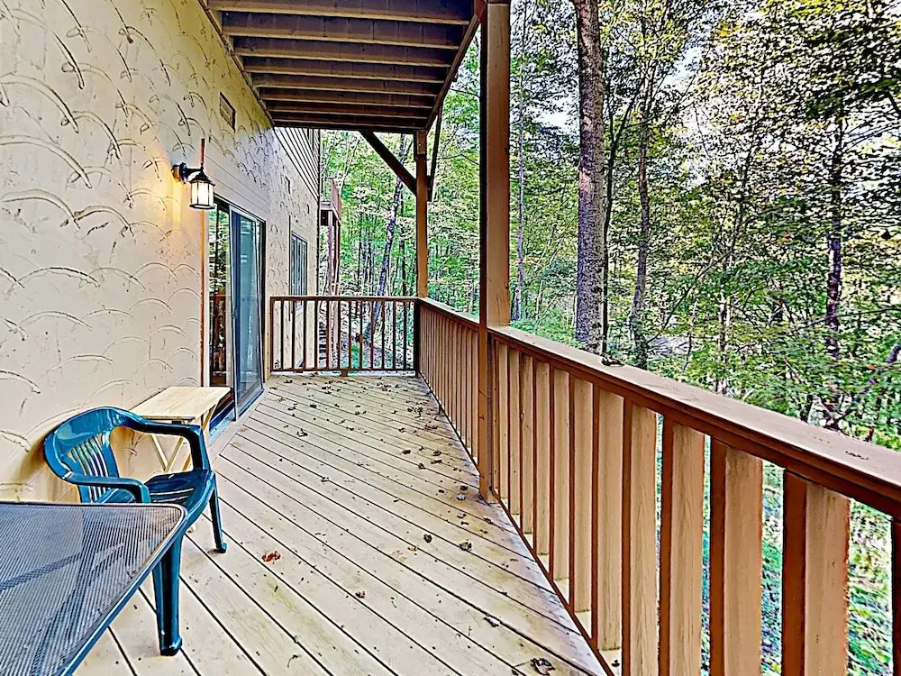 New Listing! Two-unit Rumbling Bald Resort 4 Bedroom Townhouse