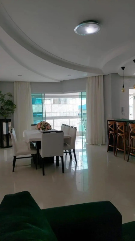 Apartamento em Meia Praia - Quadra Mar 3 Dormitórios 2 Suites