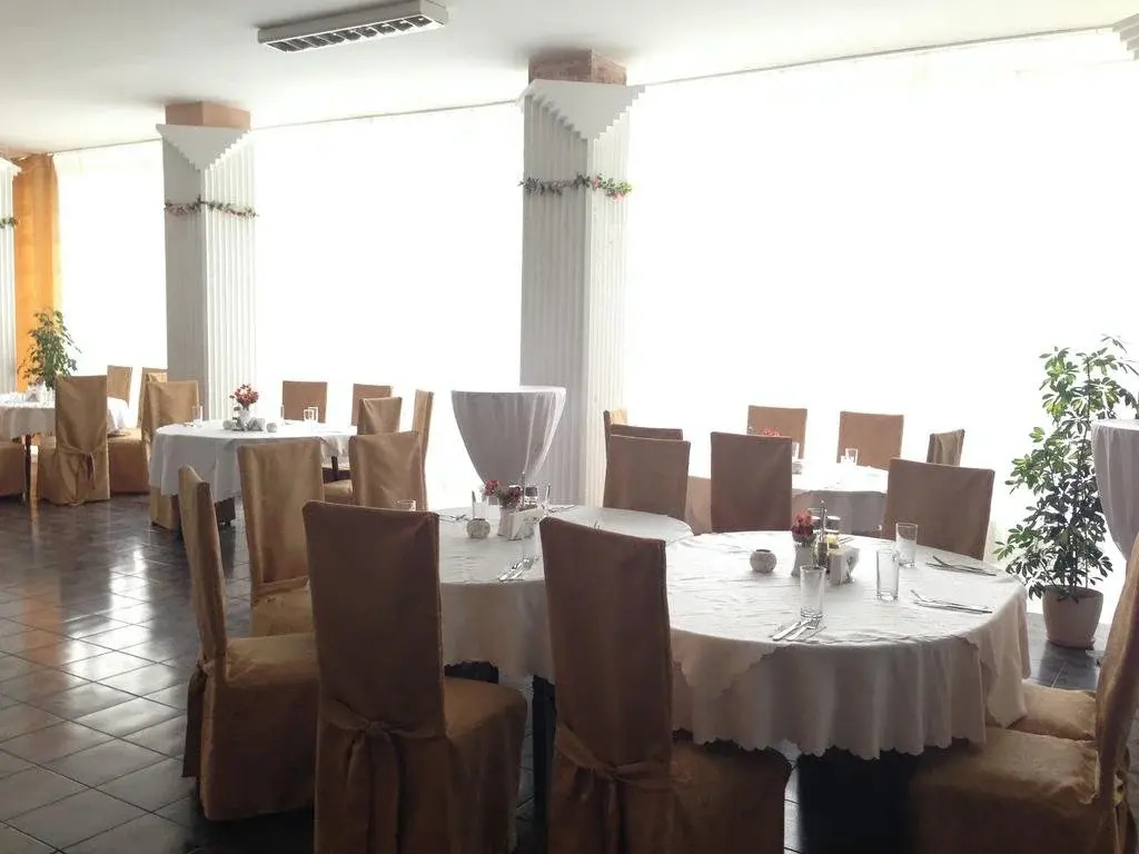 Hotel Tiron