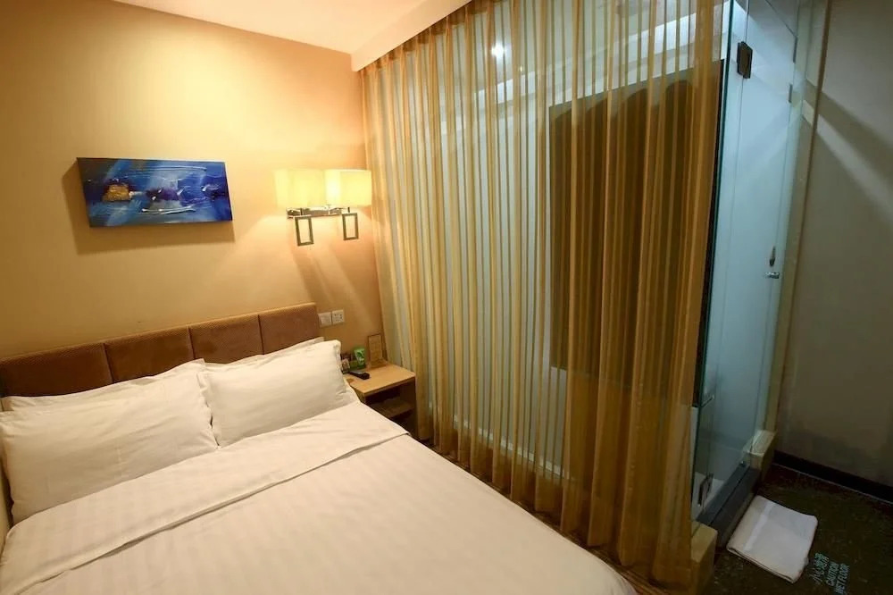 Qingdao Yixin Hotel