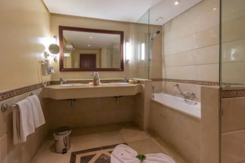 Regency Hotel & Spa
