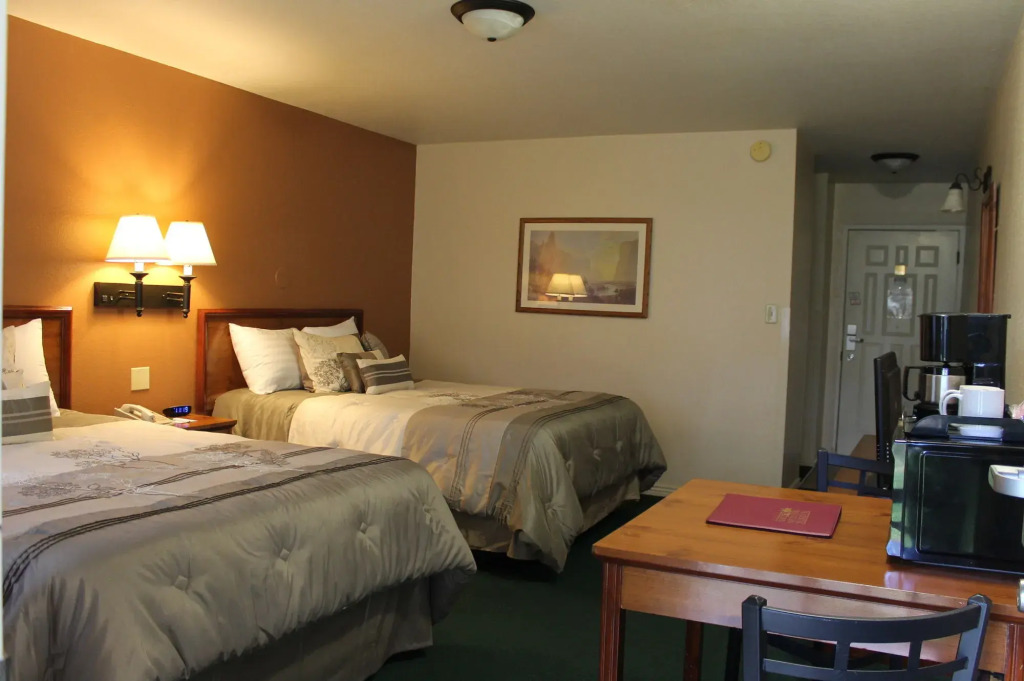 Majestic Mountain Inn