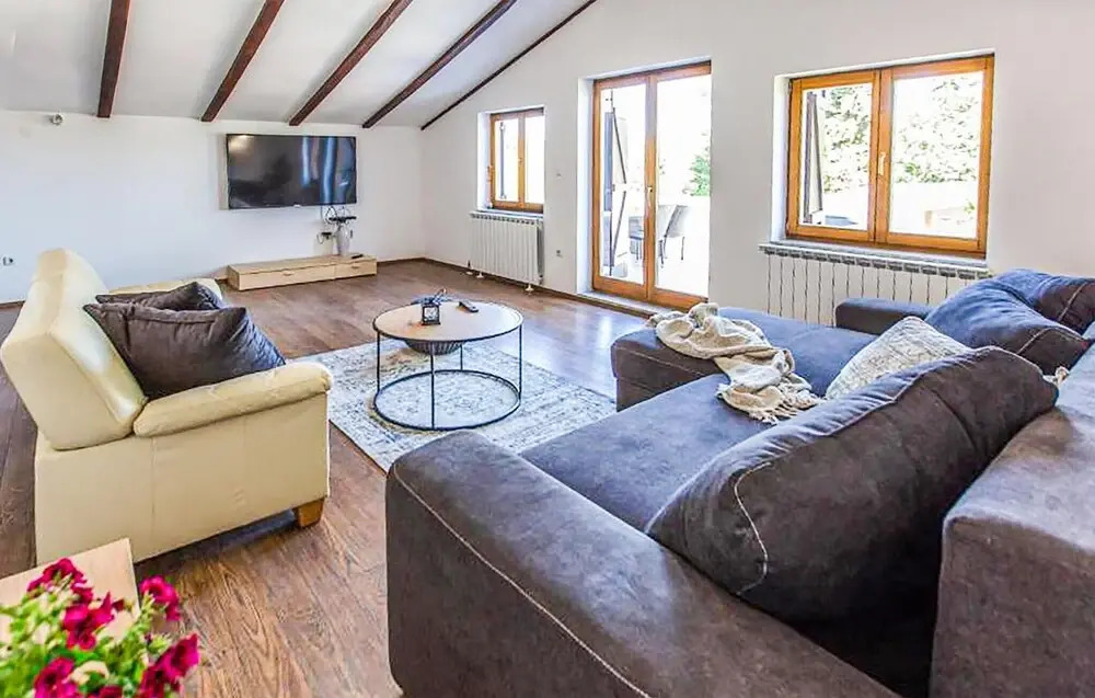 Awesome Home in Medulin With Outdoor Swimming Pool, Wifi and 3 Bedrooms