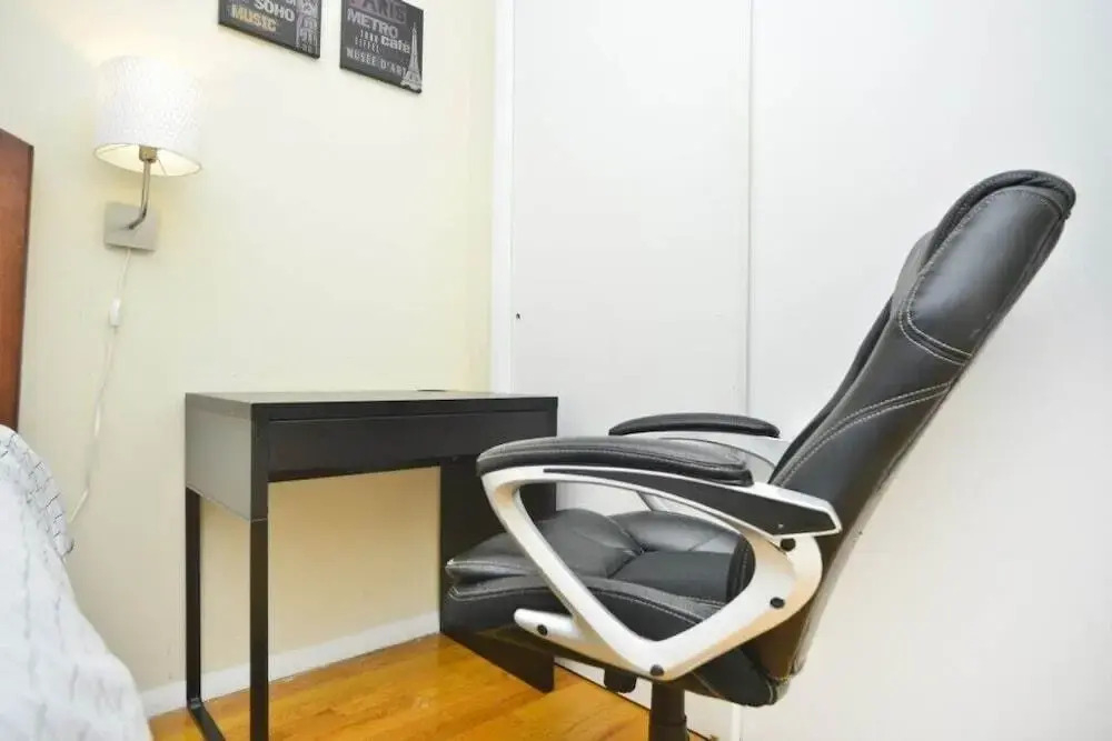 Charming 2 BR - Upper East # 1