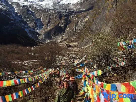 Tibetan-style Courtyard Hotel
