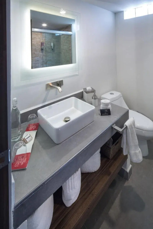 Suites Batia