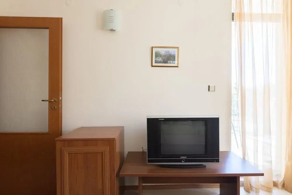 Two Bedroom Apartment with Kitchen