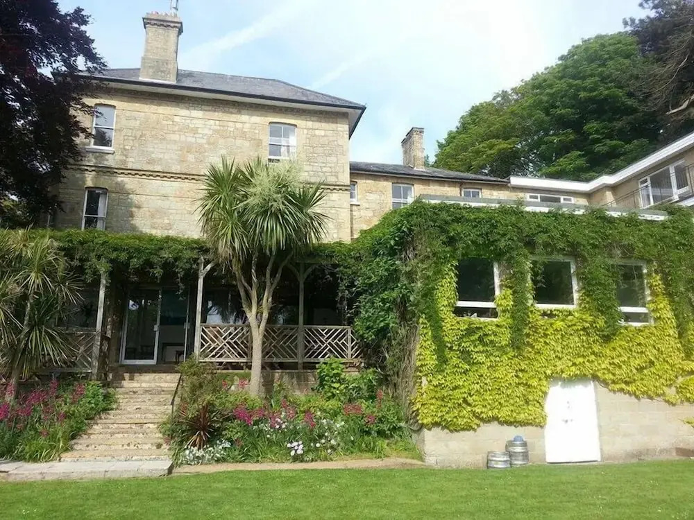 Eversley Hotel