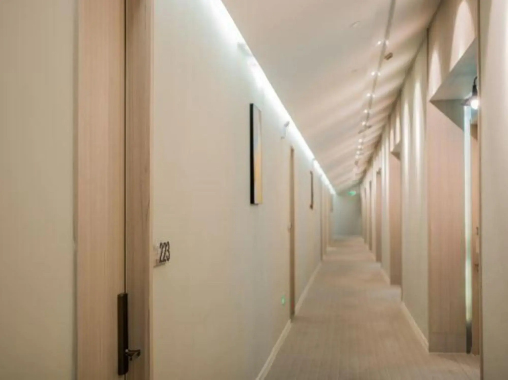 Meishi Hotel(Shanghai Changjiang South Road Store)