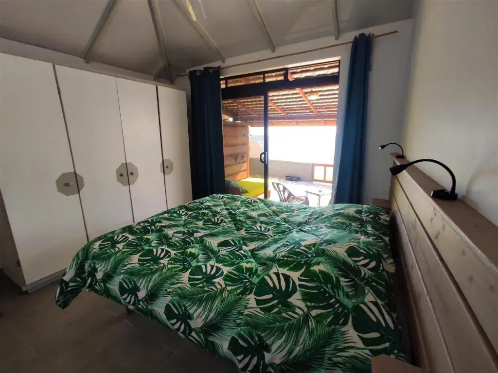 Taharaa Beach Bungalow