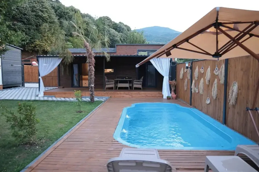 The Jungle Bungalov