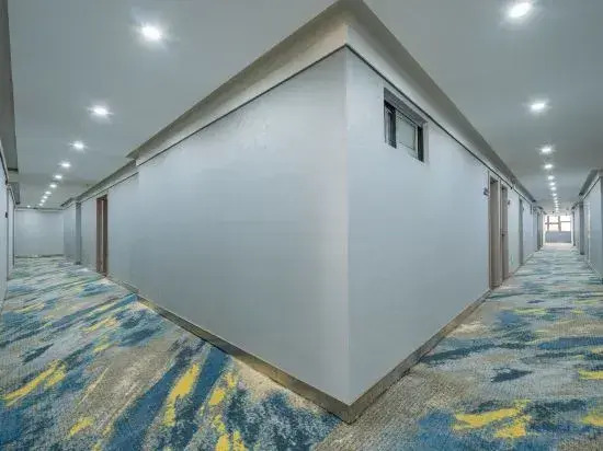 Muze Cinema hotel (Zhuji Baolong square high speed railway station store)