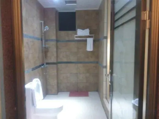 Juxianzhuang Hotel (Yangshuo Shili Gallery)