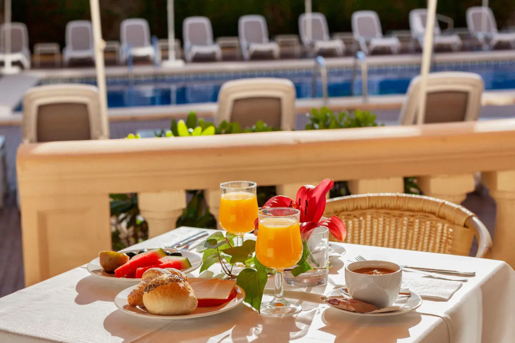 Hotel Amoros