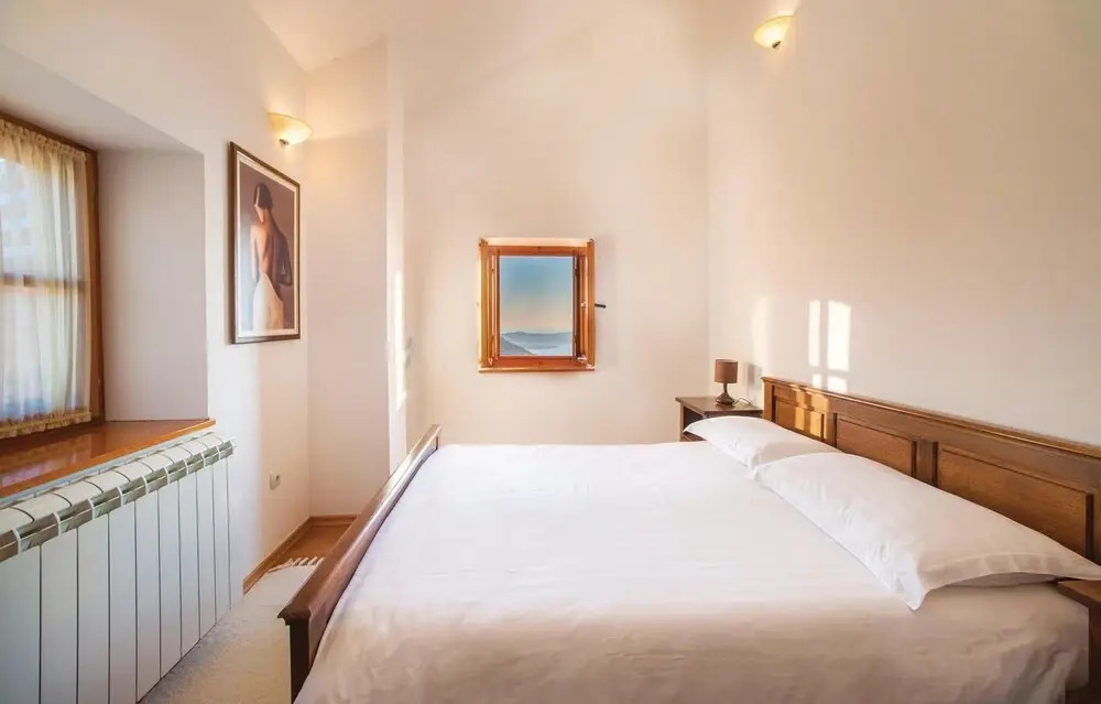 Awesome Home In Tivat