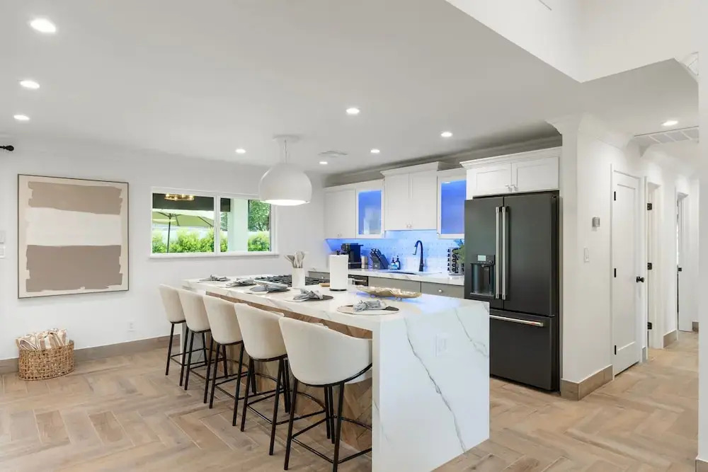 NEW The Hensley on Hubbell Designer Oasis w Pool