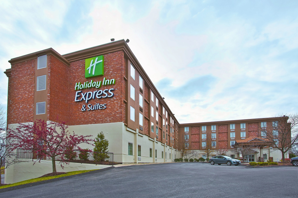 Holiday Inn Express and Suites Pittsburgh West Mifflin by IHG
