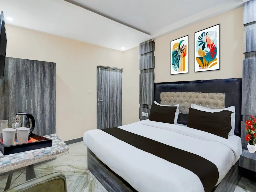 Deluxeamba Palace