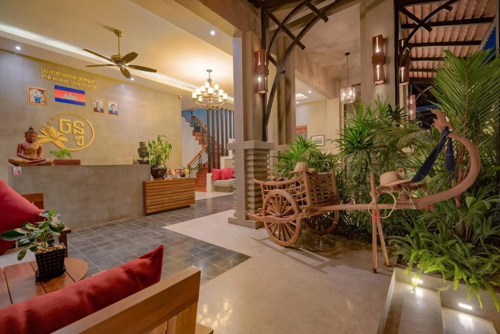 Le Chanthou Boutique