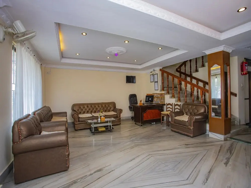 OYO 11454 Hotel Garuda Inn