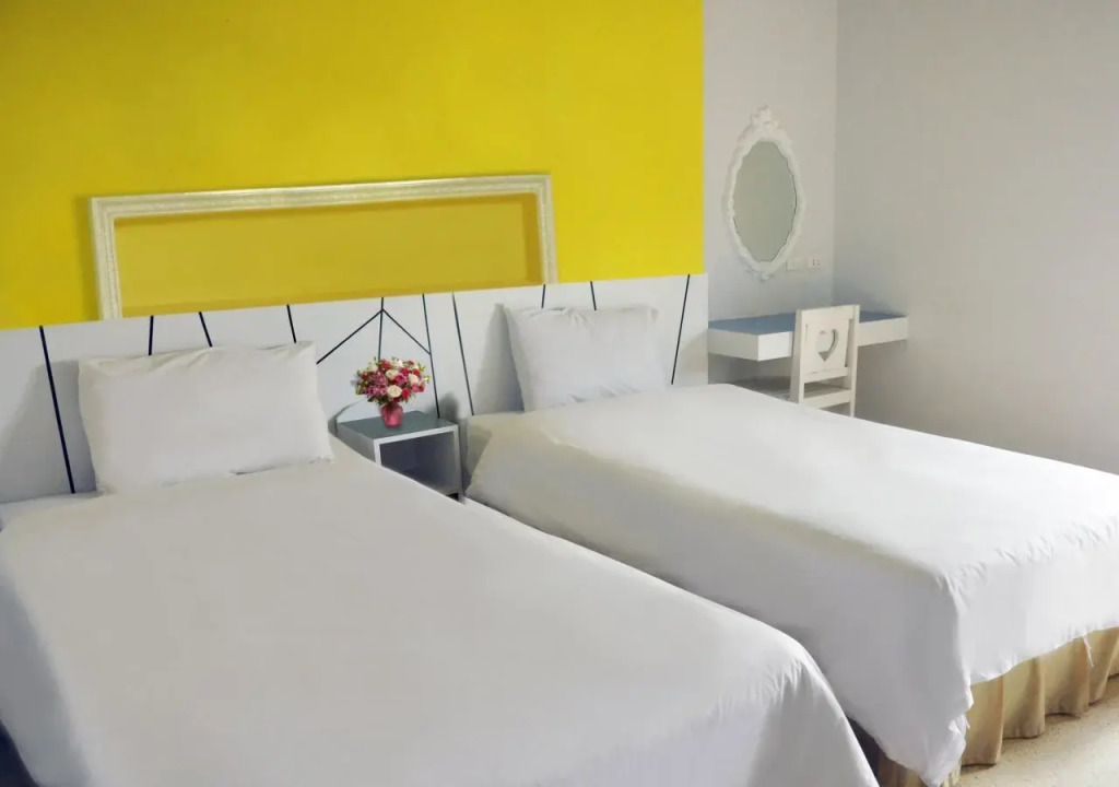 Hotel B