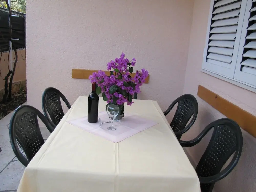 Apartments Zdravko
