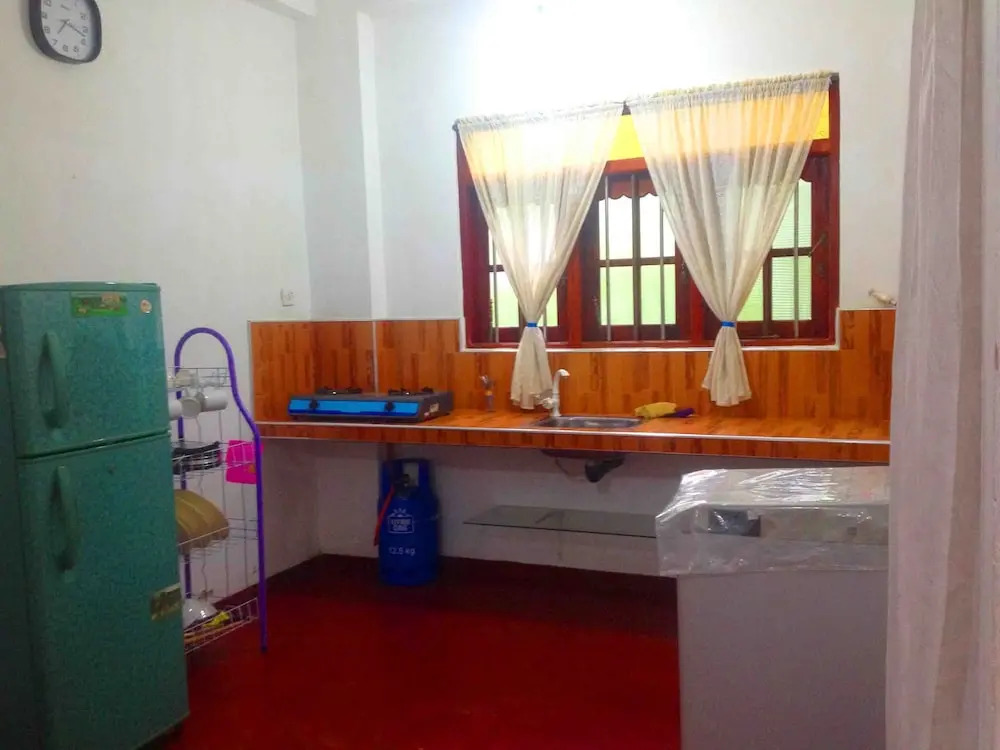 Hikka Green Family House
