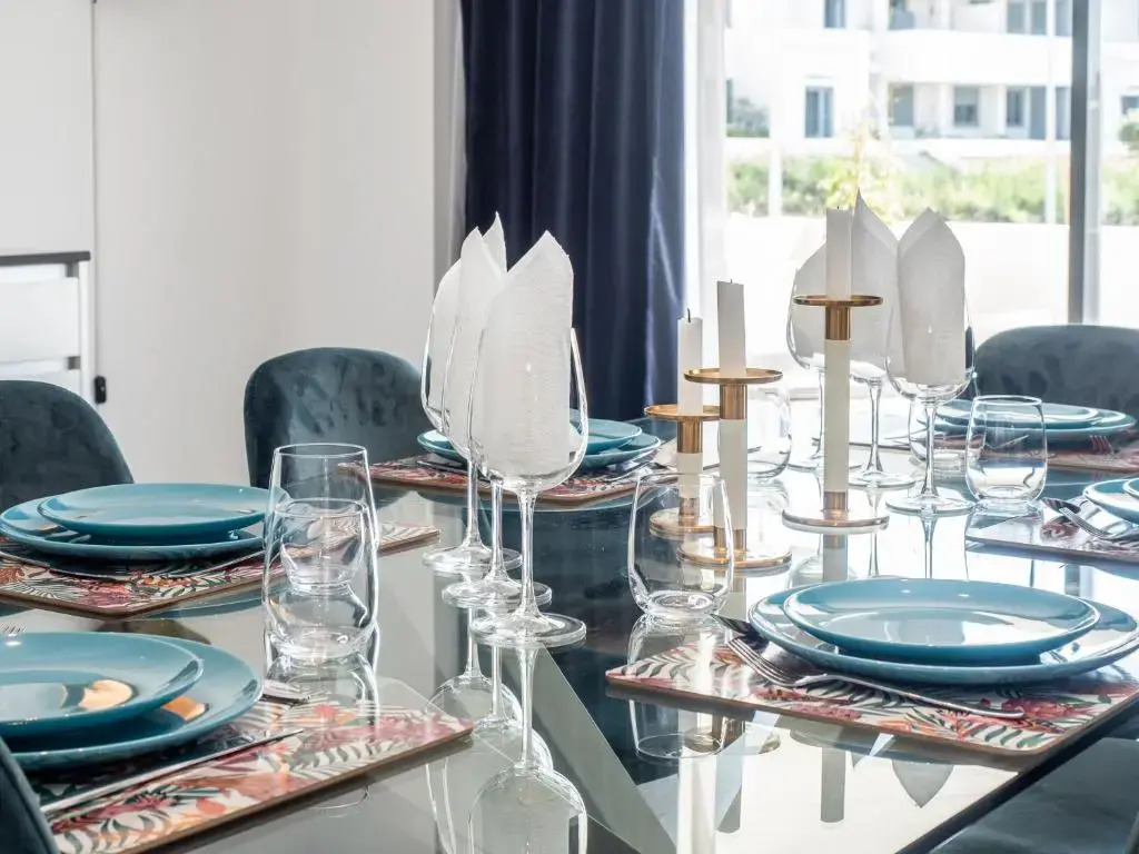 2313-Amazing new luxury apartment with three bedrooms