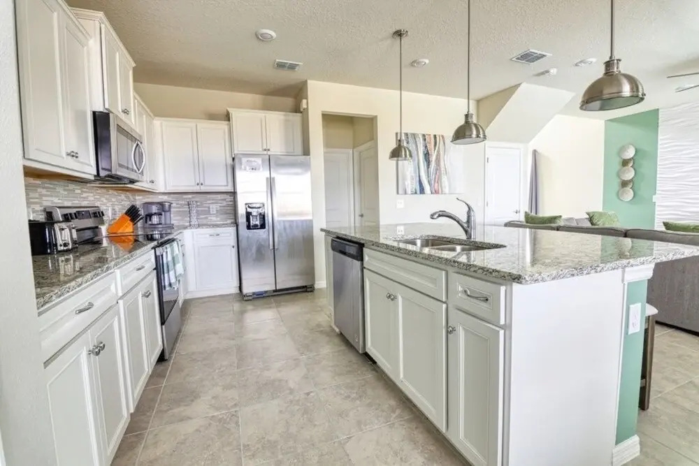 Get Away At Windsor Island Resort 5 Bedroom Home by Redawning