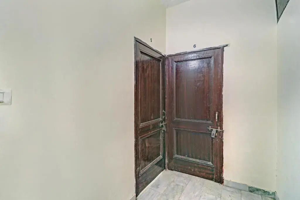 Grand Inn by OYO Rooms