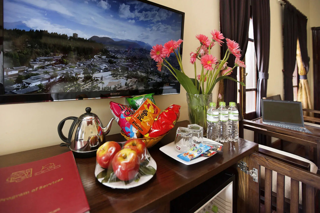 Old Quarter Charm Hotel & Travel