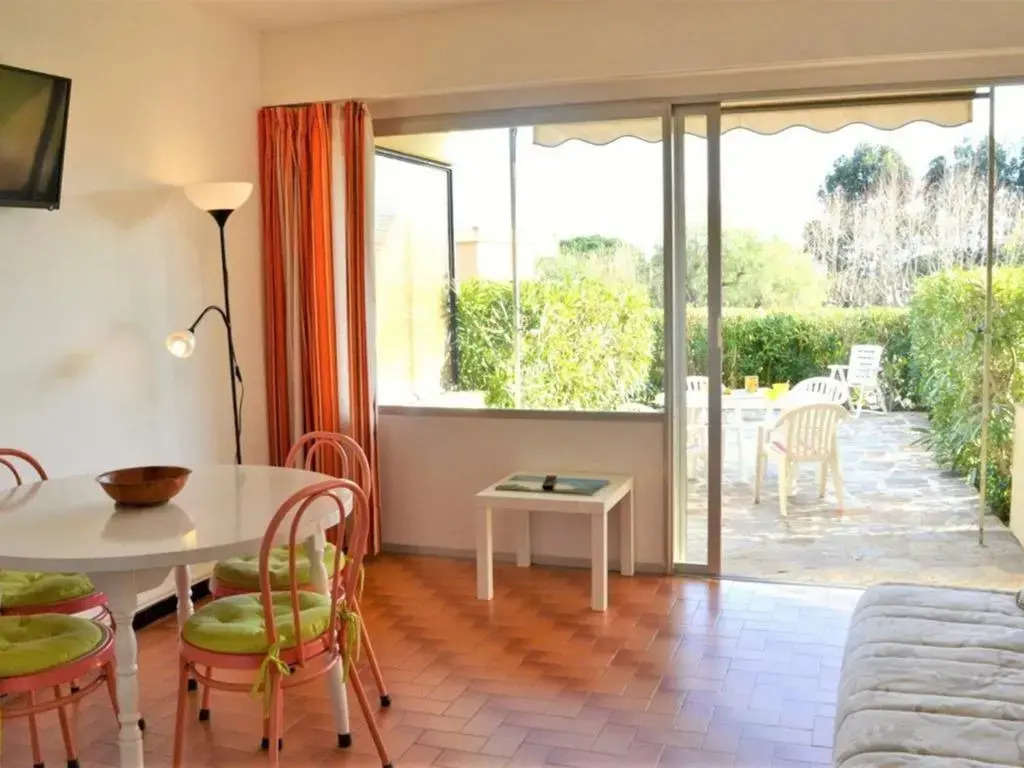 Appartement Le Lavandou, 1 pièce, 4 personnes - FR-1-251-187