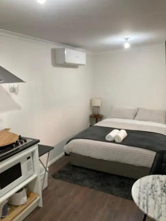 Gleeson St Guest Bungalow