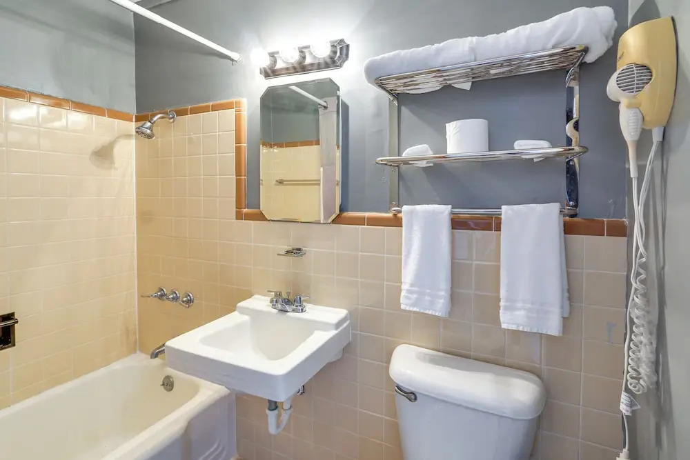 Unit 7: Bagnell Strip Adventure Hub, Patio & Views