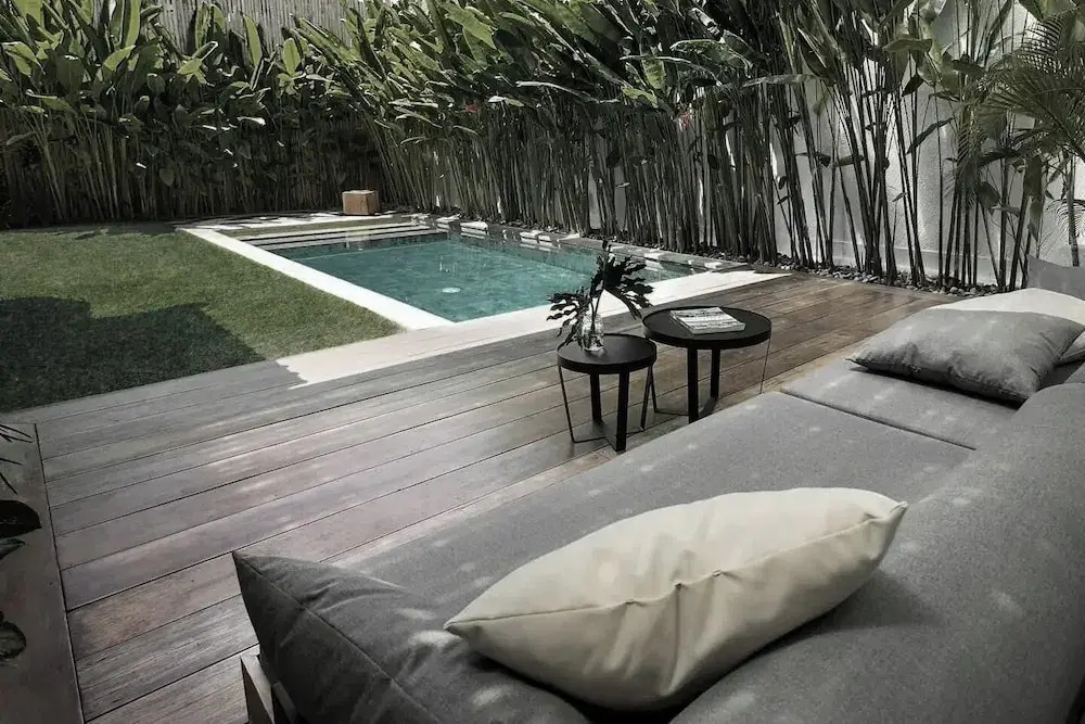 Villa Q - Contemporary Pool House