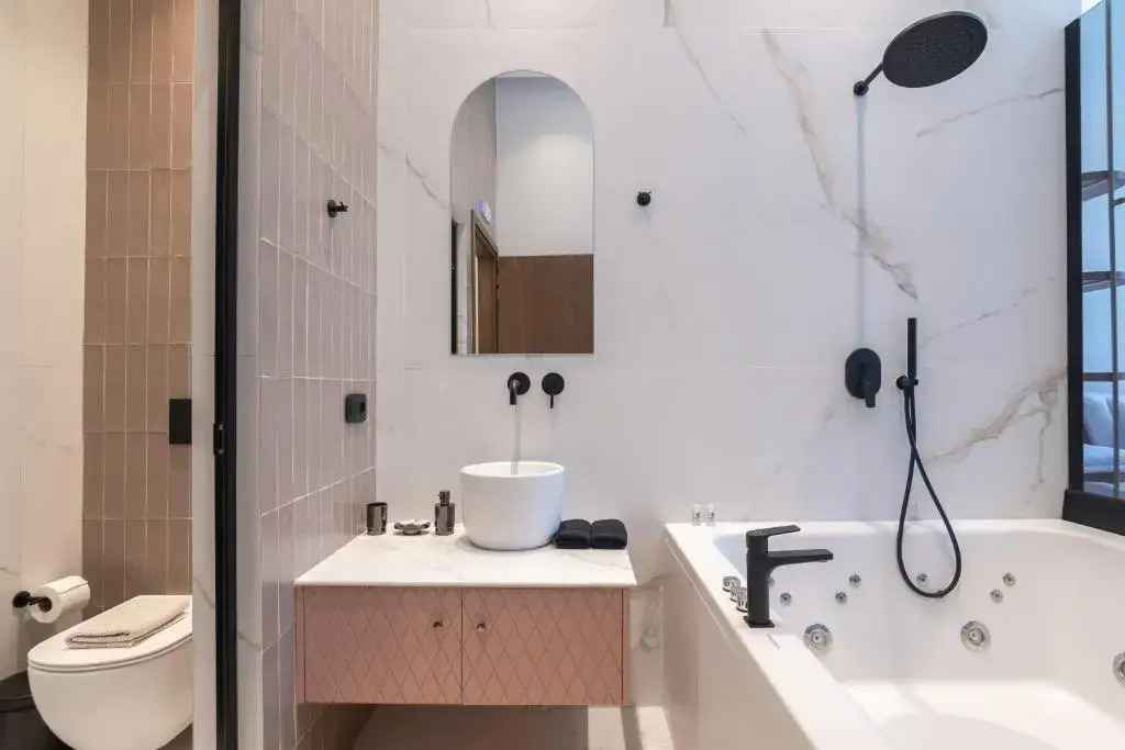 Omma Suites