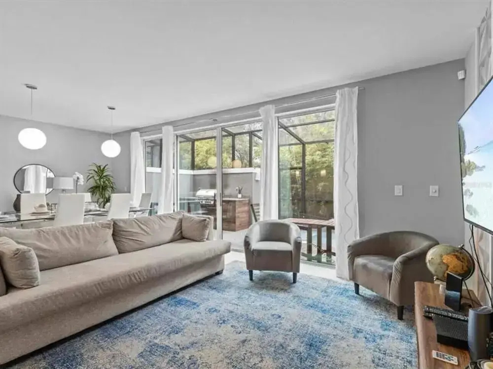 Beautiful Vacation Home With Splash Pool 35