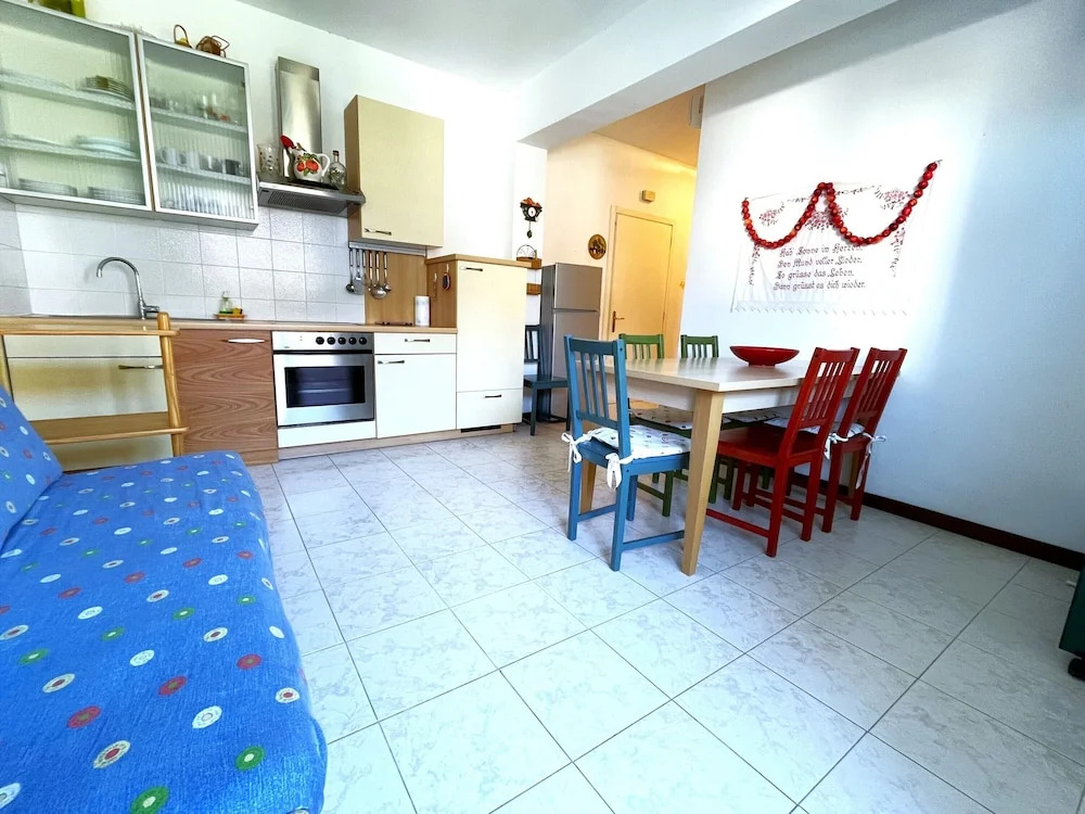 Charming Family Flat Near the Beach