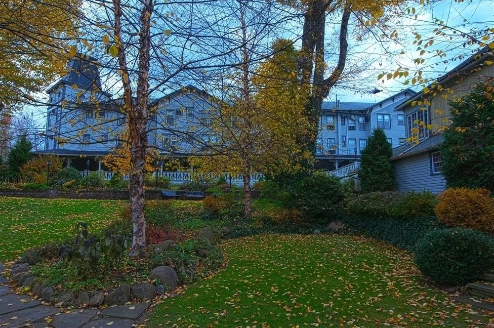 The Riverside Inn and Dinner