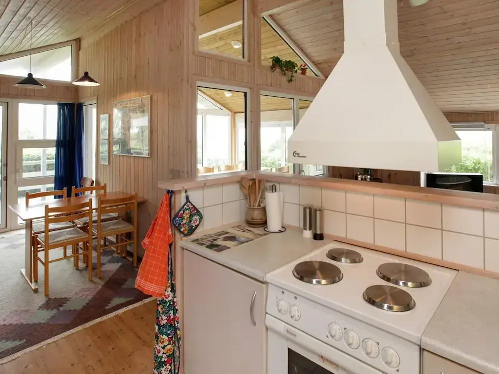 6 person holiday home in Vinderup
