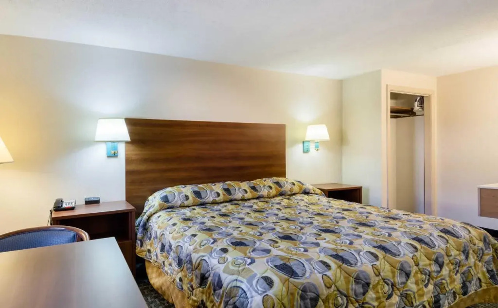 Econo Lodge West Springfield