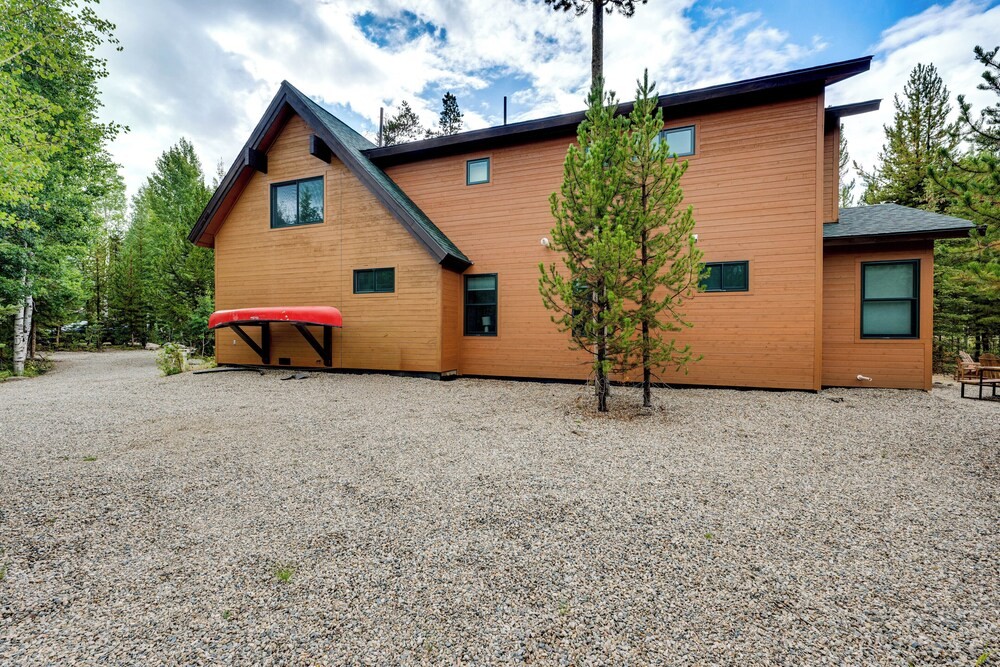 Mtn Escape w/ Hot Tub, By Trails in Grand Lake!