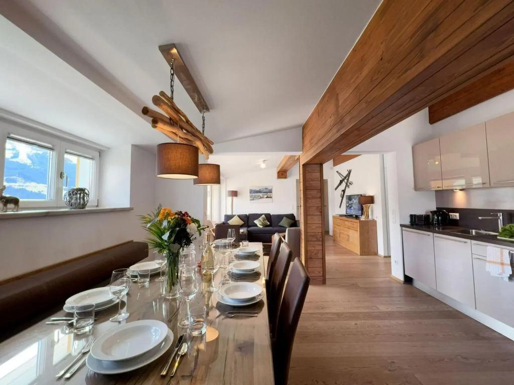Hilltop apartment in Piesendorf with balcony