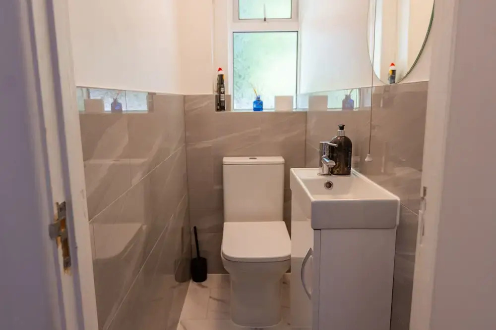 House - Sleeps 8 - Parking - Garden